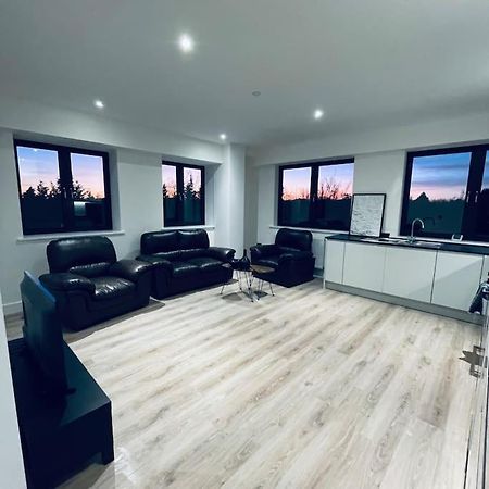 New One Bedroom Luxury Apartment In Σόλιχαλ Εξωτερικό φωτογραφία