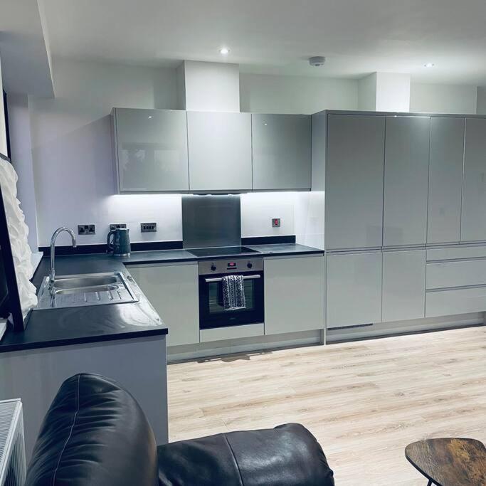 New One Bedroom Luxury Apartment In Σόλιχαλ Εξωτερικό φωτογραφία