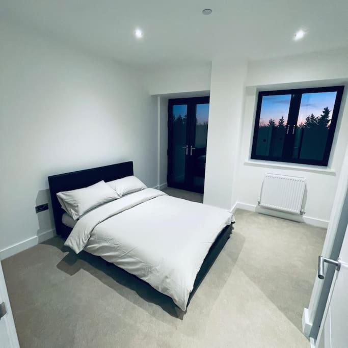 New One Bedroom Luxury Apartment In Σόλιχαλ Εξωτερικό φωτογραφία