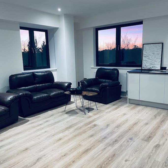 New One Bedroom Luxury Apartment In Σόλιχαλ Εξωτερικό φωτογραφία